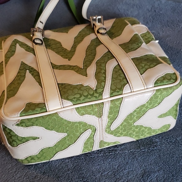 Coach purse - Picture 4 of 8